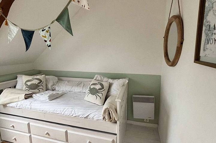 Gîte pour 4 personnes, avec piscine et terrasse, animaux acceptés à Hénansal - 3