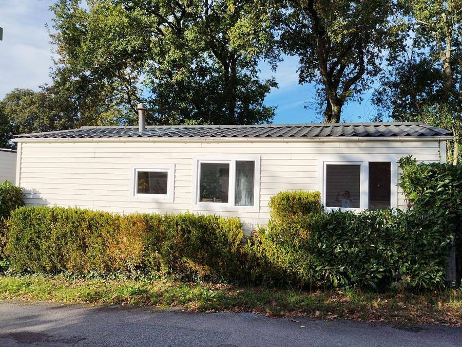 Flower Camping La Blanche Hermine - Mobilheim 6 personen - Carnac Standard + 32m² (3 Schlafzimmer - 6 Personen) Überdachte Terrasse + Tv in Noyal-Muzillac, Côte des Mégalithes
