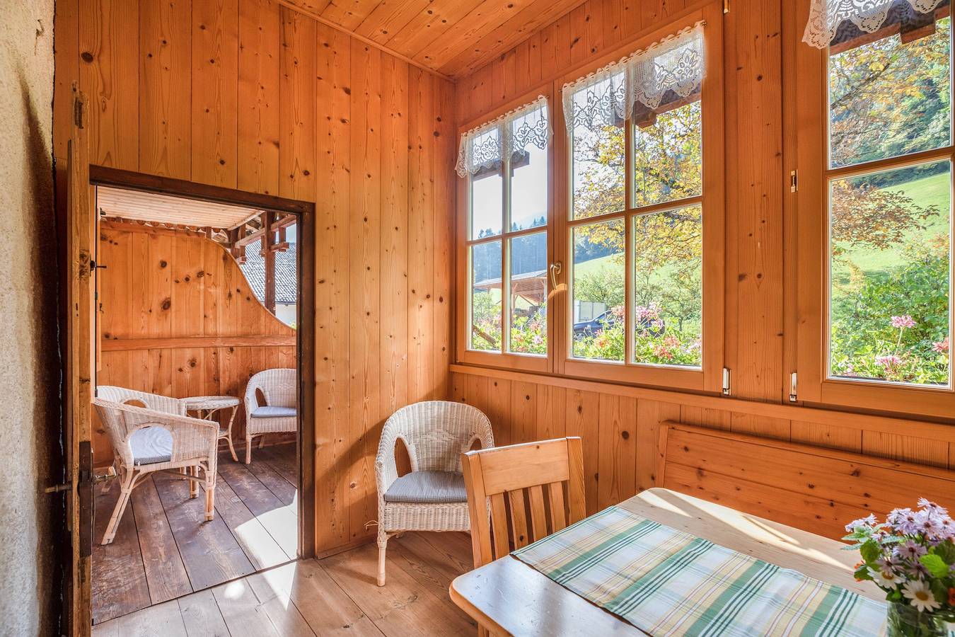 Entire apartment, 'Apartment Abendsonne' with Balcony & Wi-Fi in Trodena nel Parco Naturale, South Tyrol