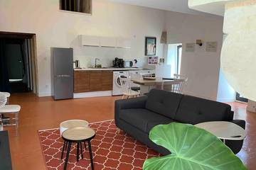 Location de vacances pour 8 personnes, avec jardin à Vaudelnay