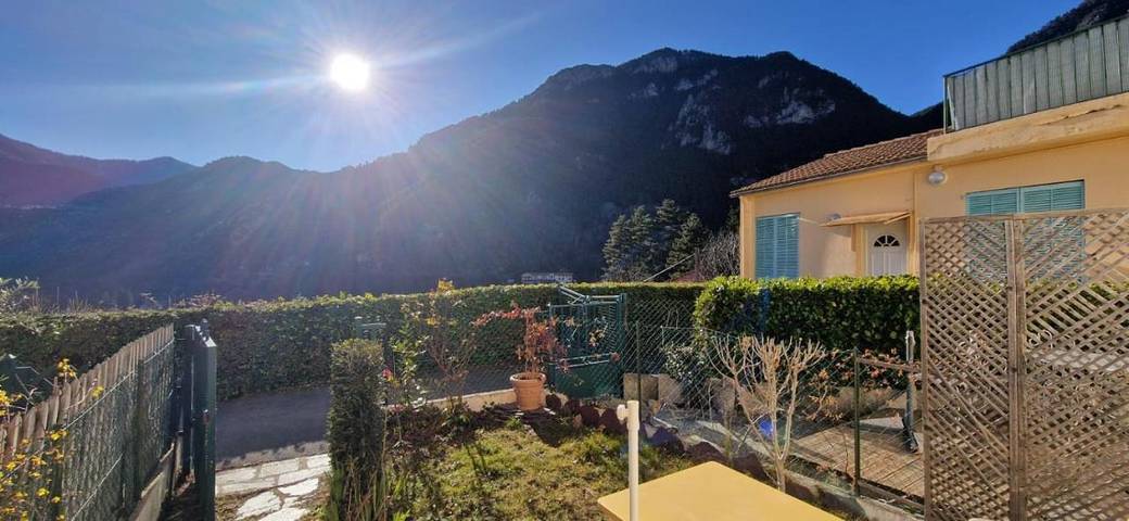 Gîte pour 2 personnes, avec jardin et vue à Saint-Martin-Vésubie - 3