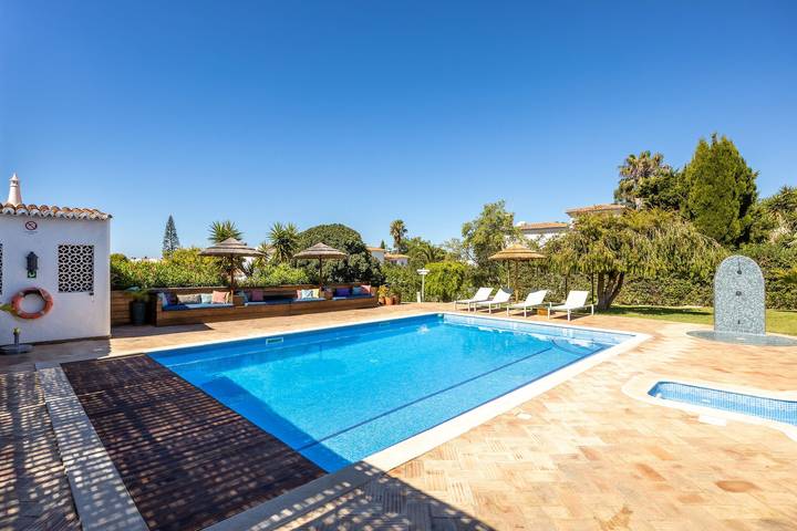 Ferienhaus für 40 Personen, mit Pool und Garten sowie Terrasse in Lagoa - 3