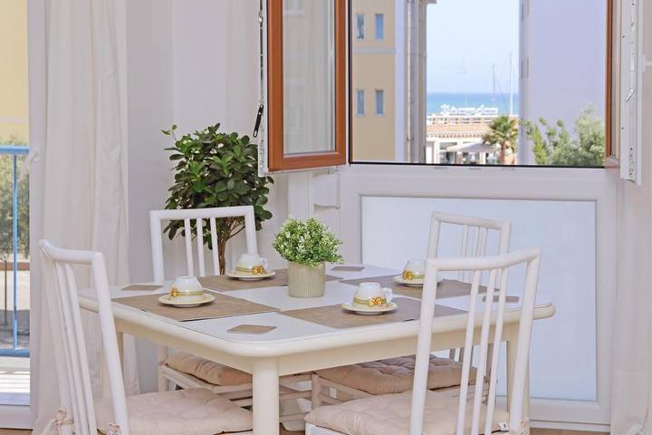 Appartamento per 4 persone, con balcone e panorama a Nettuno