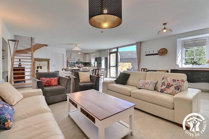 Gîte pour 8 personnes, avec terrasse à Québriac - 4