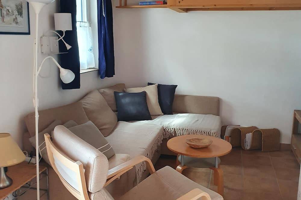 Holiday home with garden and pool, quietly located in a nature reserve in Bordeira, Naturpark Südwest-Alentejo und Costa Vicentina