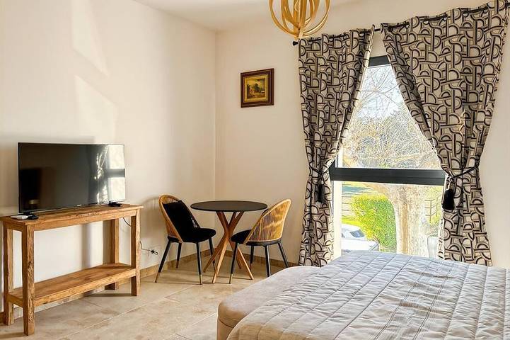 Chambres D'Hotes d'exception dans un Mas Provençal avec petit déjeuner gourmand in Châteaurenard, Région d'Arles