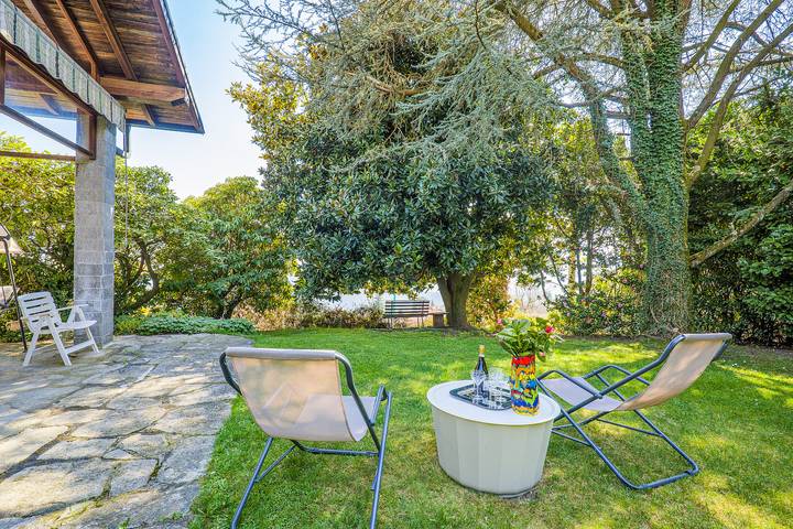 Ferienhaus für 6 Personen, mit Terrasse und Ausblick sowie Garten und Seeblick, mit Haustier in Lago Maggiore (Piemont) - 2
