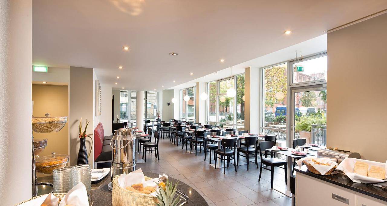 Victor's Residenz-Hotel Berlin Tegel in Reinickendorf, Berlin