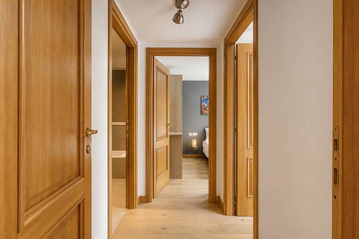 Gîte pour 7 personnes, avec terrasse ainsi que jardin et jacuzzi dans Office De Tourisme De Chamonix - 4