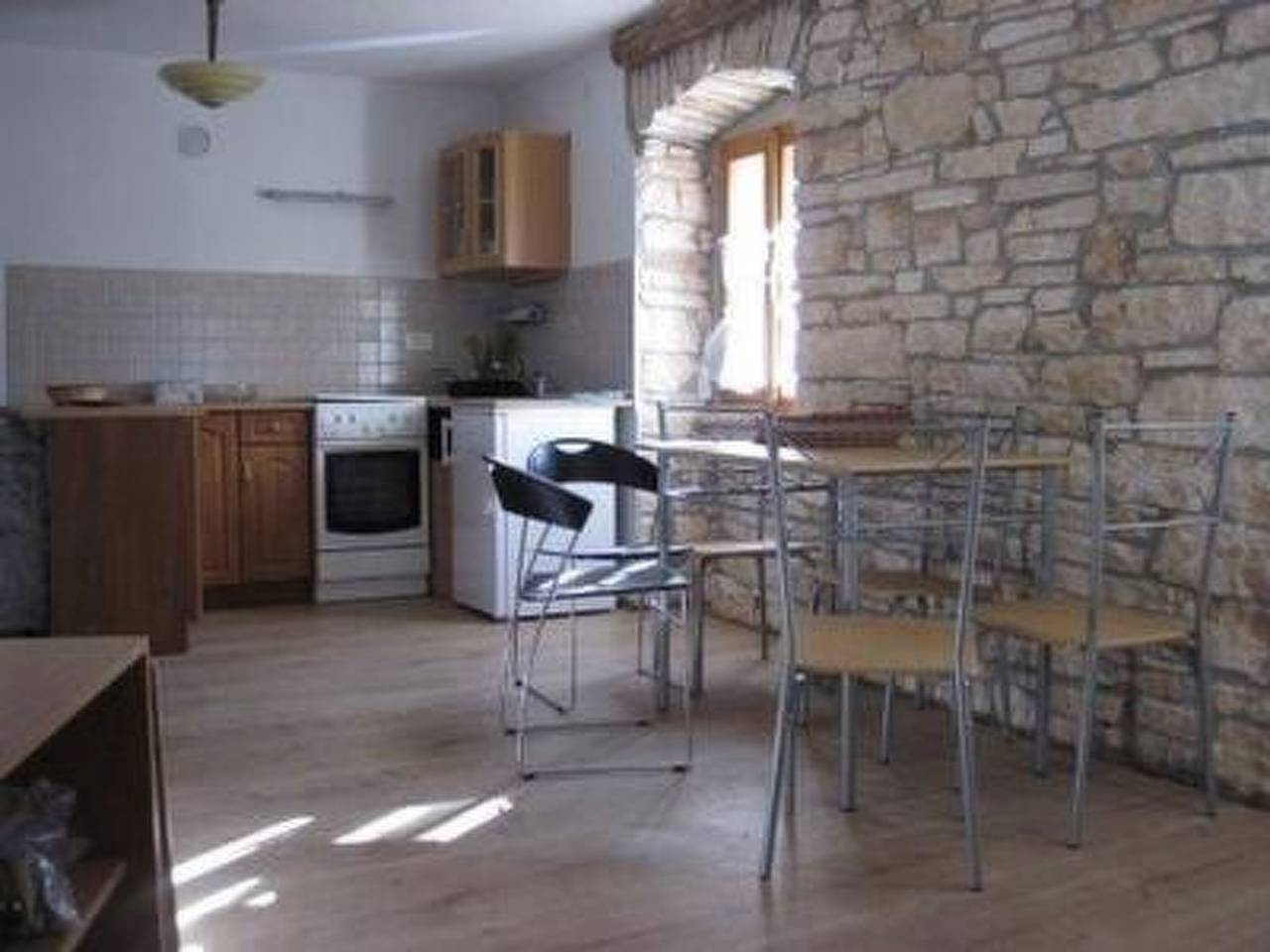 Ganze Wohnung, "Eti and Mia" mit Pool in Muntic, Südküste Istrien