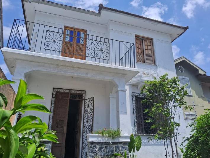Maison d’hôte pour 3 personnes, avec balcon ainsi que jardin et vue
