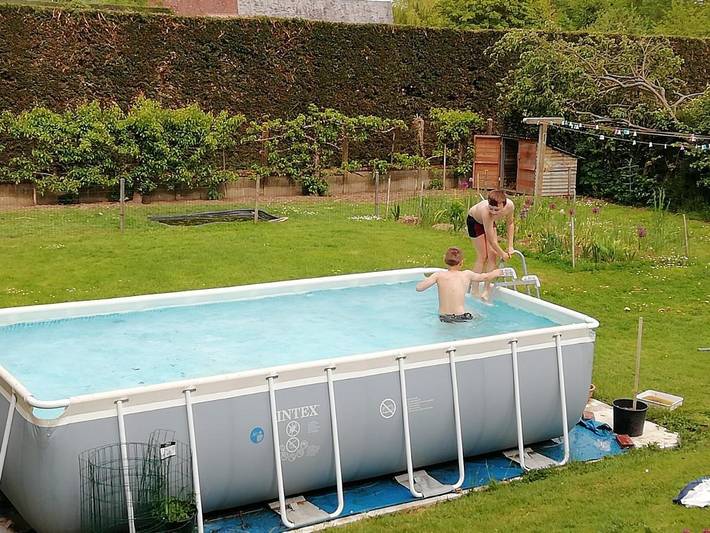 Chambre d’hôte pour 4 personnes, avec Jacuzzi et Terrasse ainsi que Jardin et Piscine