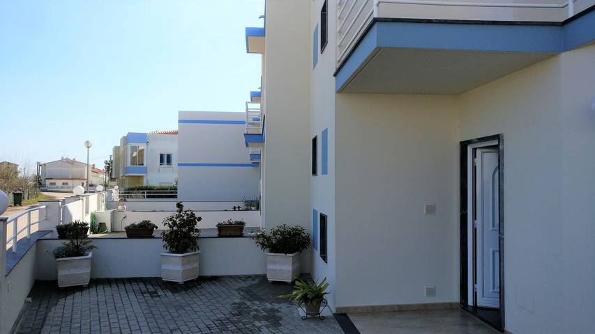 Casa de férias para 6 pessoas, com terraço em Lourinhã