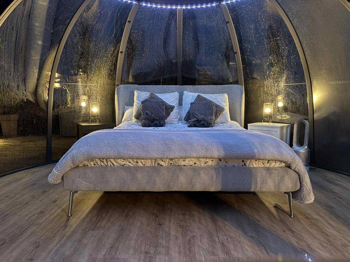 Dôme du puits avec jacuzzi et sauna privatif in Tournai, Hainaut