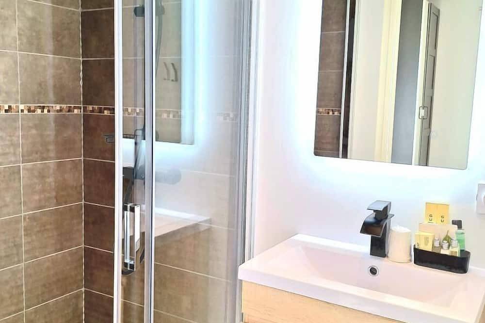 Apartamento entero, Double Room \" Emeraude\" in Sainte-Tulle, Parque natural regional del Luberon