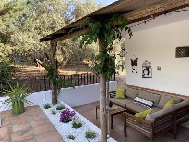 Casa rural para 6 personas, con vistas además de piscina y jardín en Villanueva del Trabuco - 4