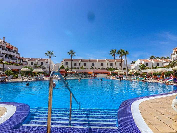 Villa pour 4 personnes, avec piscine ainsi que terrasse et jardin à Arona - 3