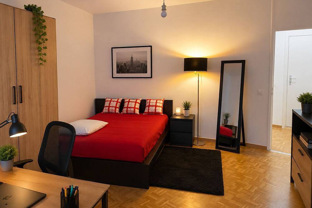 Appartamento intero, Large room, 2 beds, sleeps up to 4 guests Spacious room, 2 beds, up to 4 guests in Carouge, Lago Lemano