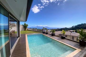 Villa pour 6 personnes, avec jardin ainsi que terrasse et piscine dans Tahiti