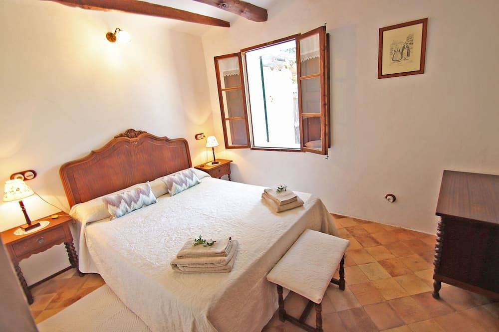 Villa de playa en Port de Soller. Piscina privada y jardín. Wifi. in Puerto de Sóller, Sóller