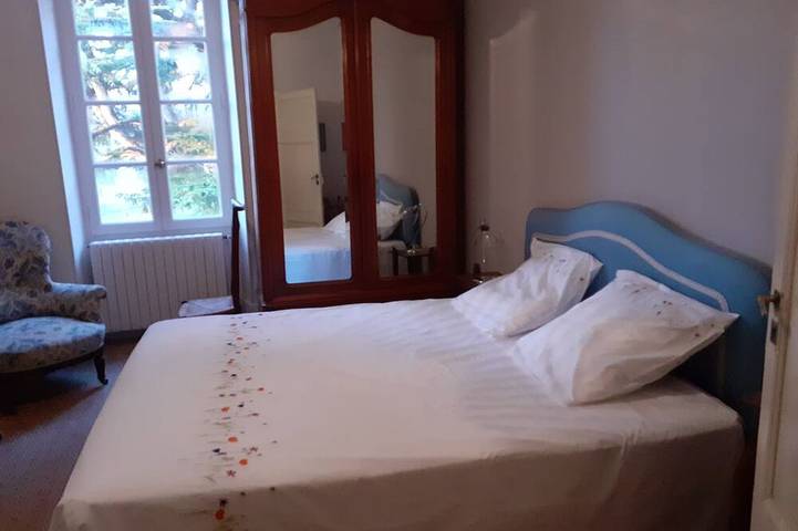 Location de vacances pour 8 personnes, avec terrasse et jardin à Vire-sur-Lot - 2