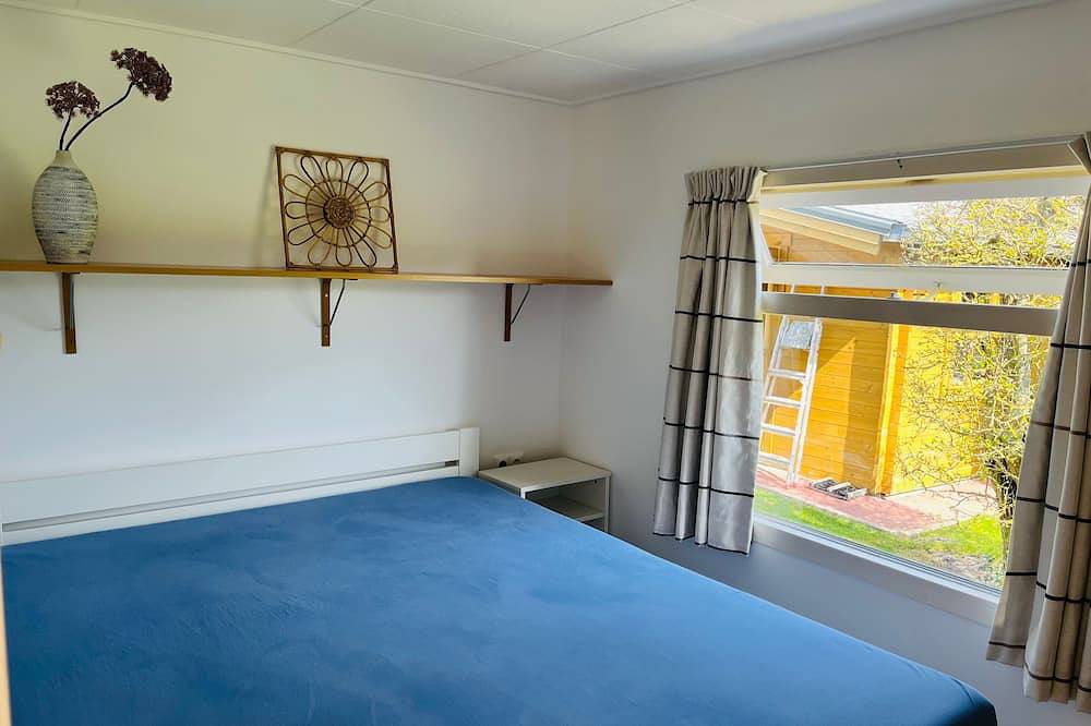 Wunderschöner Ferienbungalow mit großem Garten in Strand- und Stadtnähe in Renesse Strand, Renesse