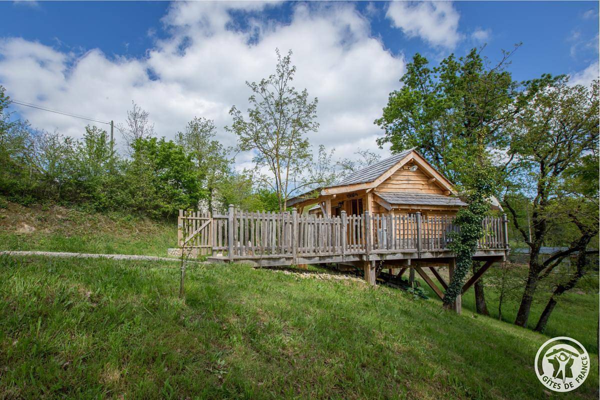 Gîte für 2 Personen mit Garten in Lissac-sur-Couze, Brive-la-Gaillarde und Umgebung