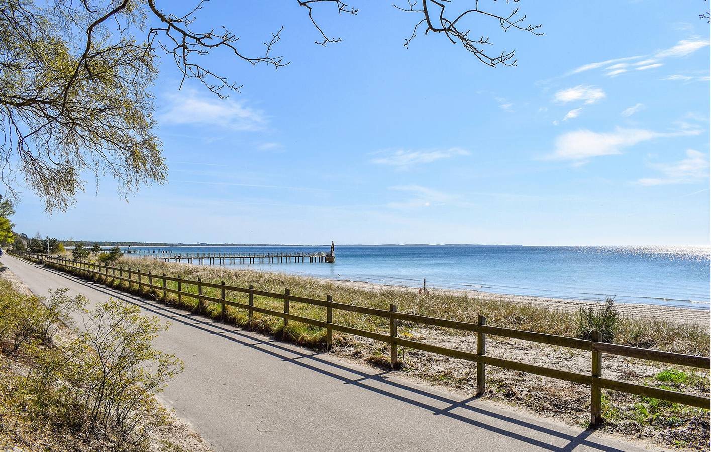 Hel semesterlägenhet, Lägenhet för 4 Personer med trädgård in Ystad, Svenska Östersjön