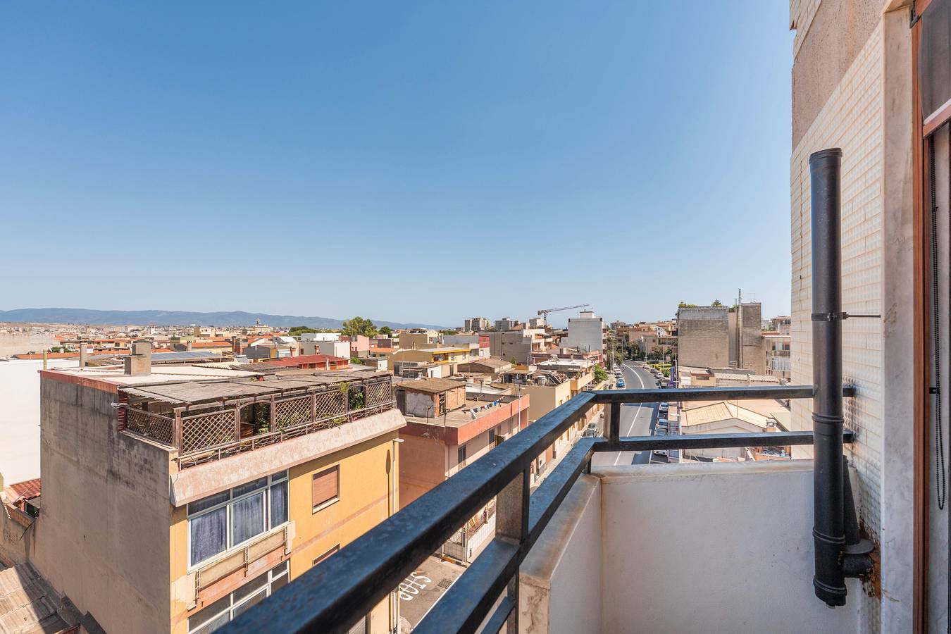 Entire apartment, Apartment 'Casacolombo' with Balcony, Wi-Fi and Air Conditioning in Quartu Sant'Elena, Campidano