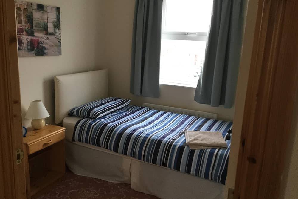 A Modern, Comfortable 3 Bedroom House, 5 Minutes From The  Causeway Coast in Bushmills, County Antrim