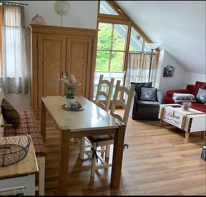 Ferienwohnung für 3 Personen, mit Balkon und Garten sowie Ausblick in Schöfweg