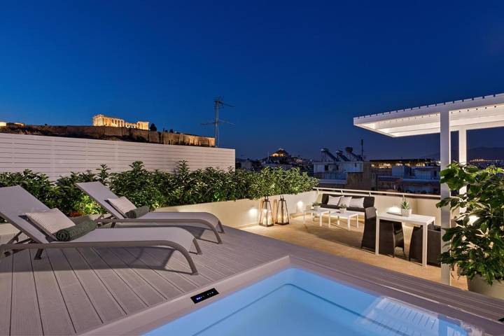 Hôtel pour 3 personnes, avec terrasse ainsi que sauna et piscine, animaux acceptés