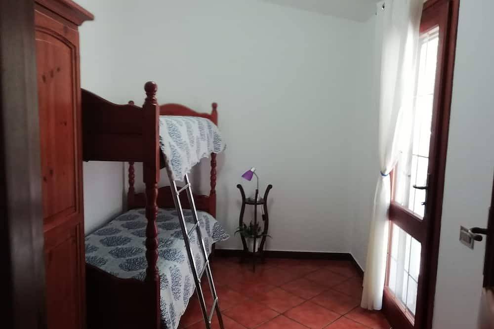 Onafhankelijke villa met exclusieve eigendomstuin in Solanas, Comune di Sinnai