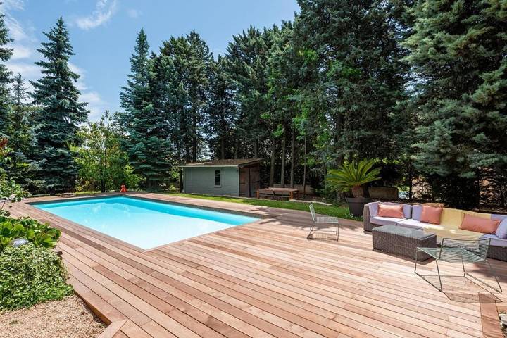 Location de vacances pour 10 personnes, avec jardin ainsi que terrasse et piscine à Saint-Didier-au-Mont-d'Or