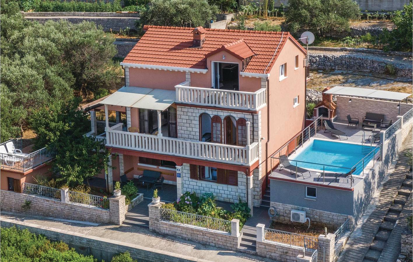 Geräumige 2-Zimmer-Wohnung mit Pool, WLAN und 2 km Entfernung zur Küste in Blato, Korcula