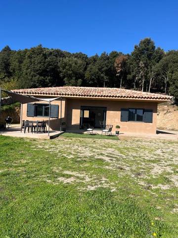 Cottage pour 6 personnes, avec vue ainsi que jardin et terrasse à Foce