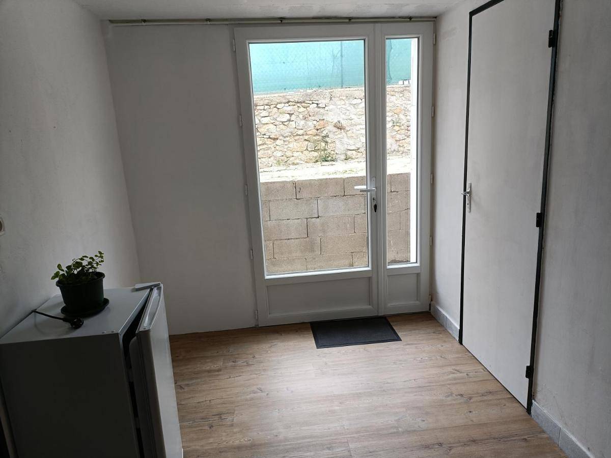 One-Bedroom House in Maincy, Seine-et-Marne