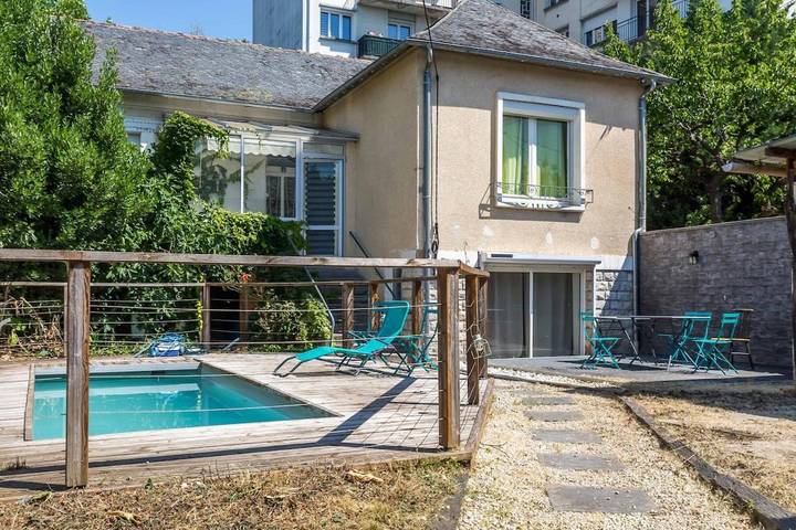 Villa pour 5 personnes, avec jardin ainsi que piscine et terrasse