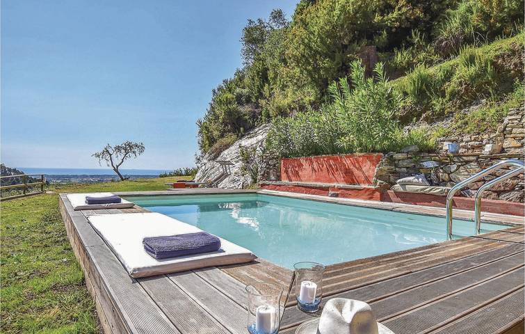 Appartement avec vue sur la mer, piscine et parking in Camaiore, Riviera Italienne