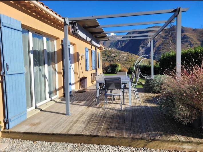 Location de vacances pour 6 personnes, avec vue et jardin à Roquebillière - 3
