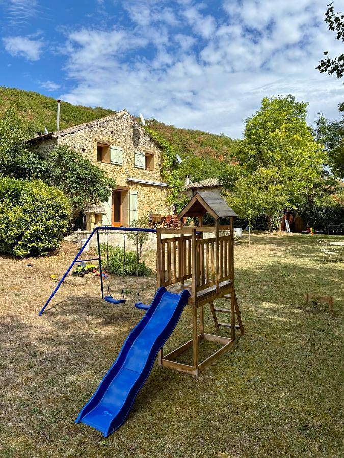 Location de vacances pour 18 personnes, avec jardin et vue à Saint-Aubin-de-Nabirat - 3