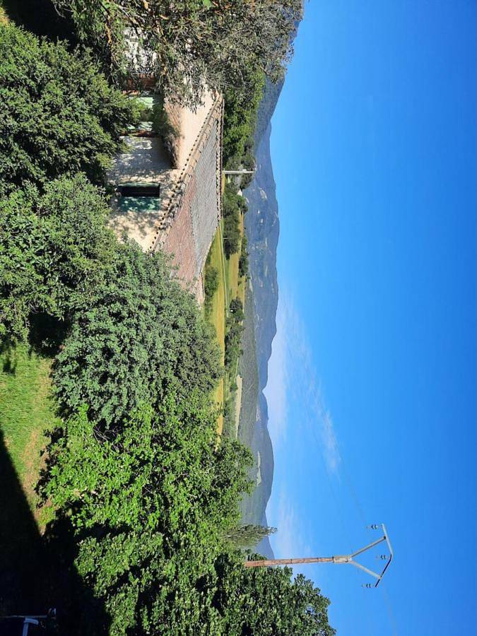 Gîte pour 2 personnes, avec terrasse ainsi que jardin et vue à Montferrand-la-Fare
