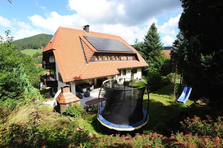 Vakantiehuis voor 17 personen, with Balkon and Terras as well as Tuin and Uitzicht in Baiersbronn