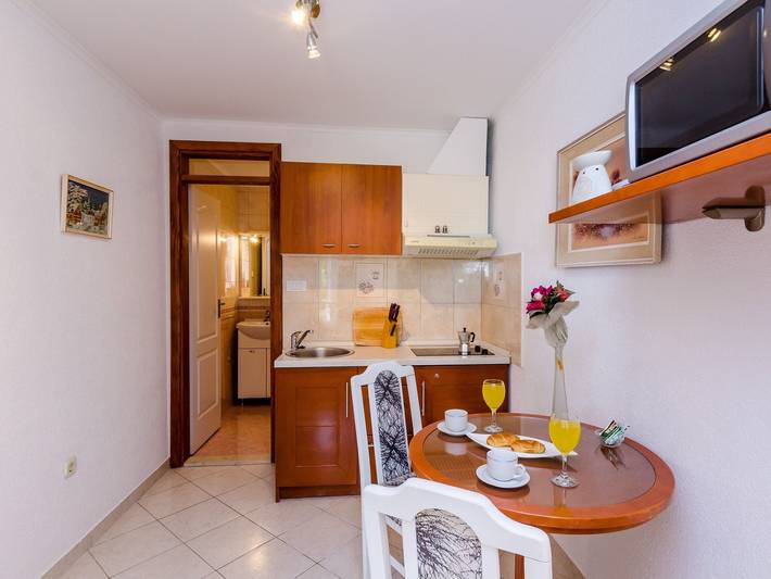 Ferienwohnung für 2 Personen, mit Terrasse und Garten sowie Pool in Dubrovnik