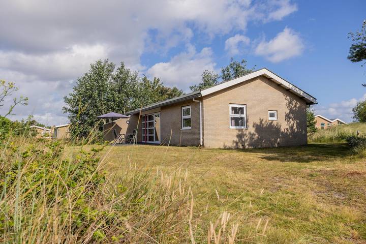 Bungalow für 4 Personen, mit Balkon/Terrasse und Terrasse sowie Garten und Sauna auf Ameland