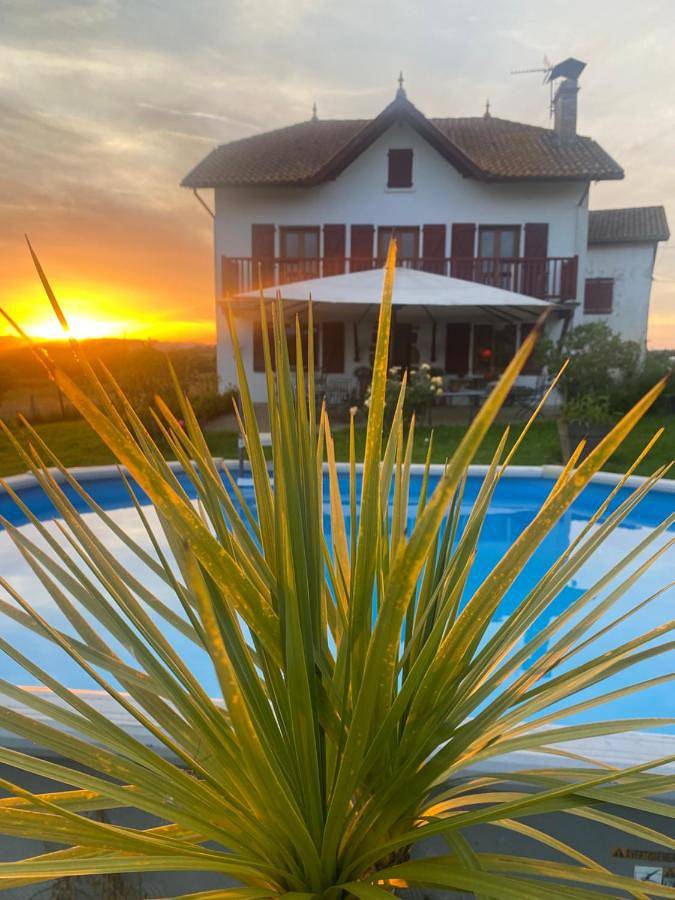 Appartement de vacances pour 2 personnes, avec Balcon et Terrasse ainsi que Jardin et Piscine
