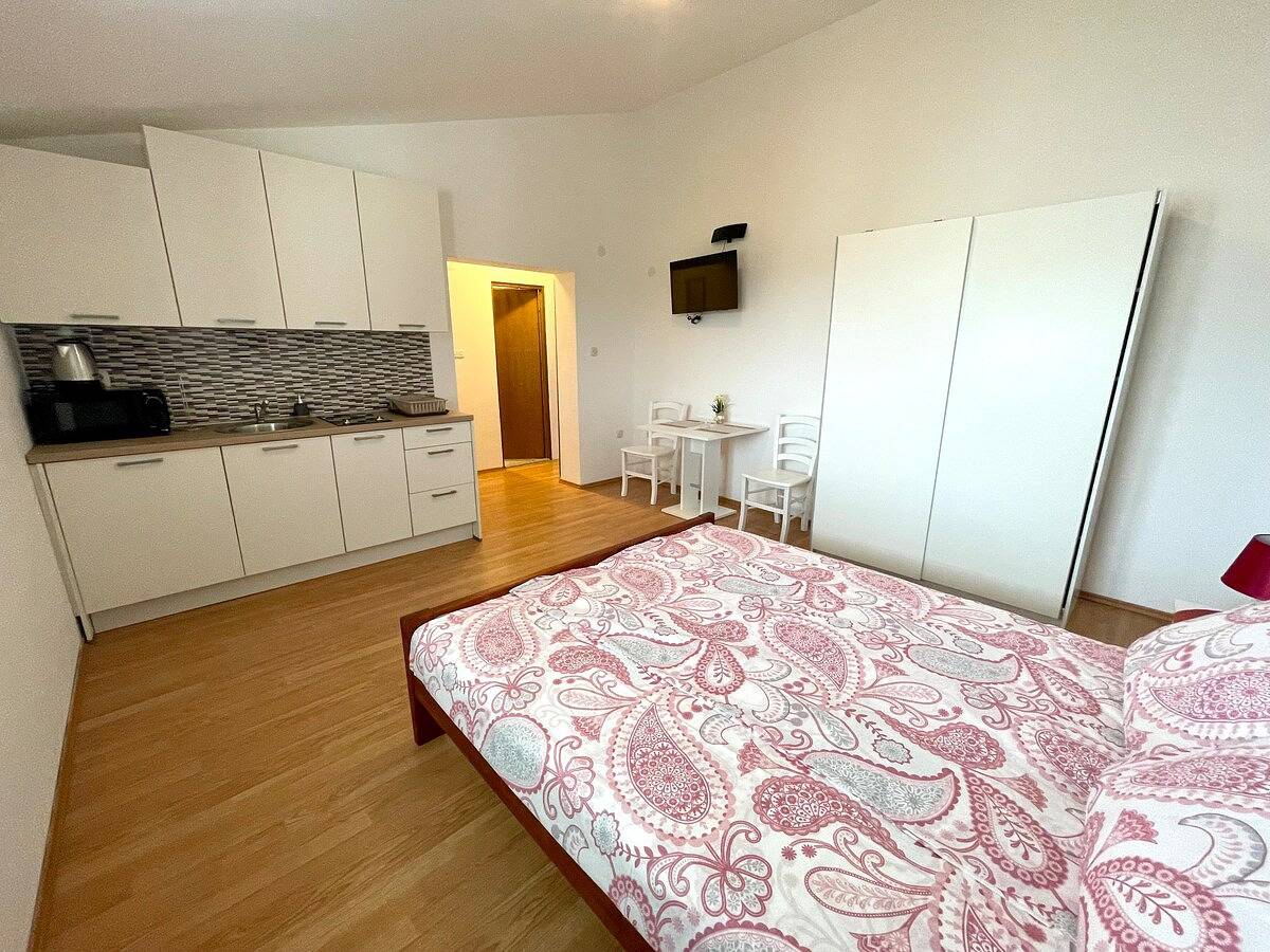 Cały apartament, Apartament wakacyjny dla 2 osób in Jadranovo, Żupania primorsko-gorska