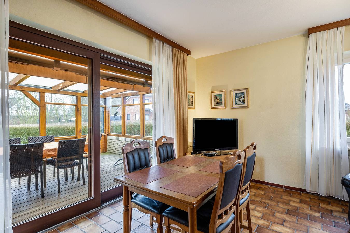 Entire apartment, Apartment 'Westerdeich' with Private Terrace, Shared Garden and Wi-Fi in Stinteck, Westerdeichstrich