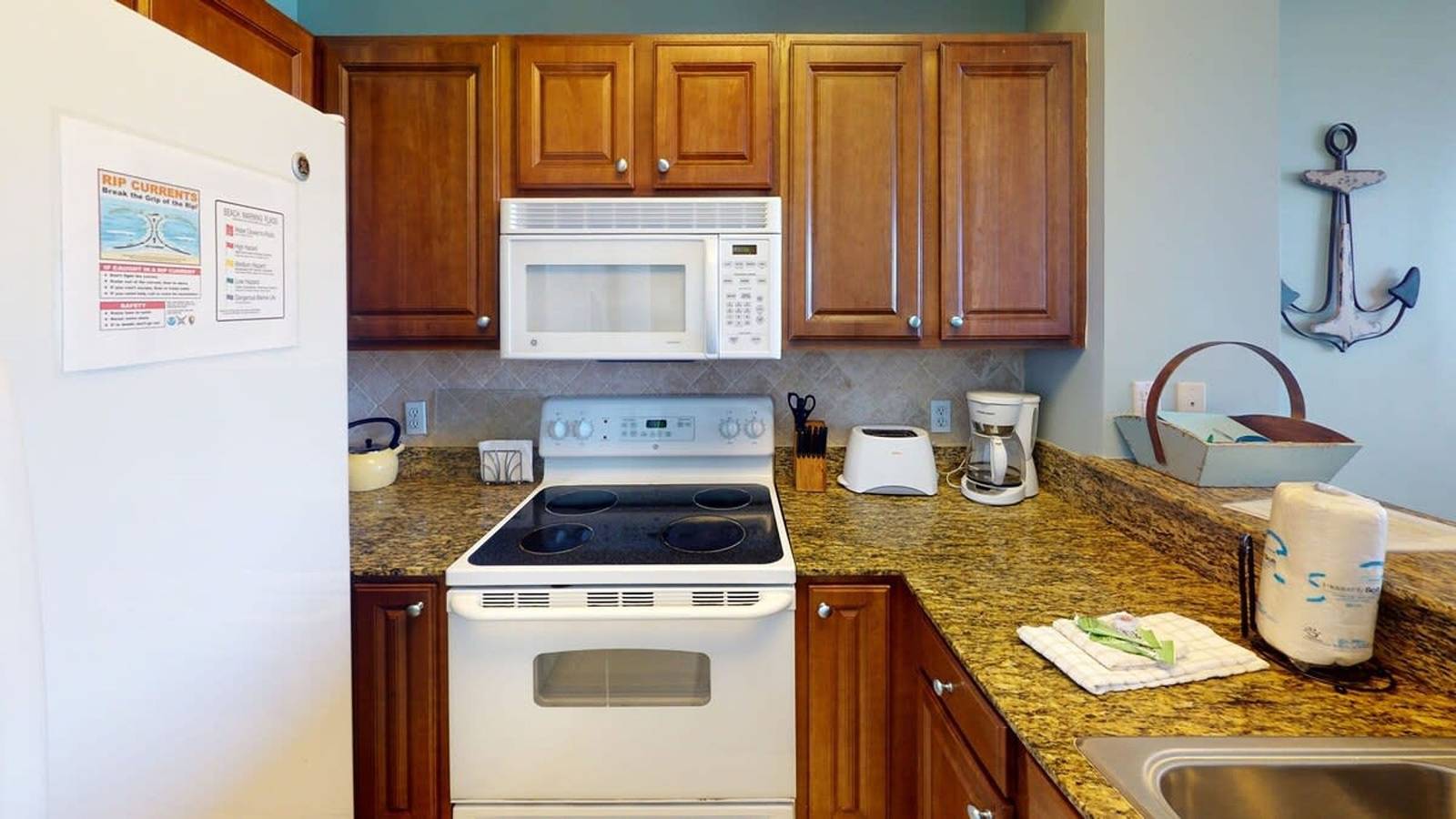 Ganze Wohnung, Coastal Condo 807 by Brightwild Beachfront in Panama City Beach, Emerald Coast