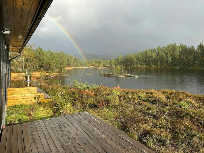 Designhütte am Bergsee in Rukkedalen in Åmli